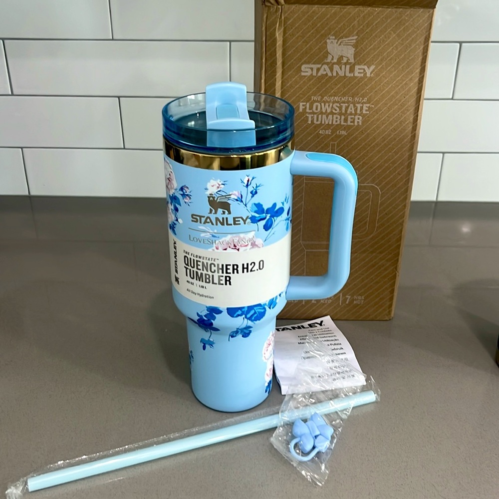 Love shack fancy blue 40oz tumblerr